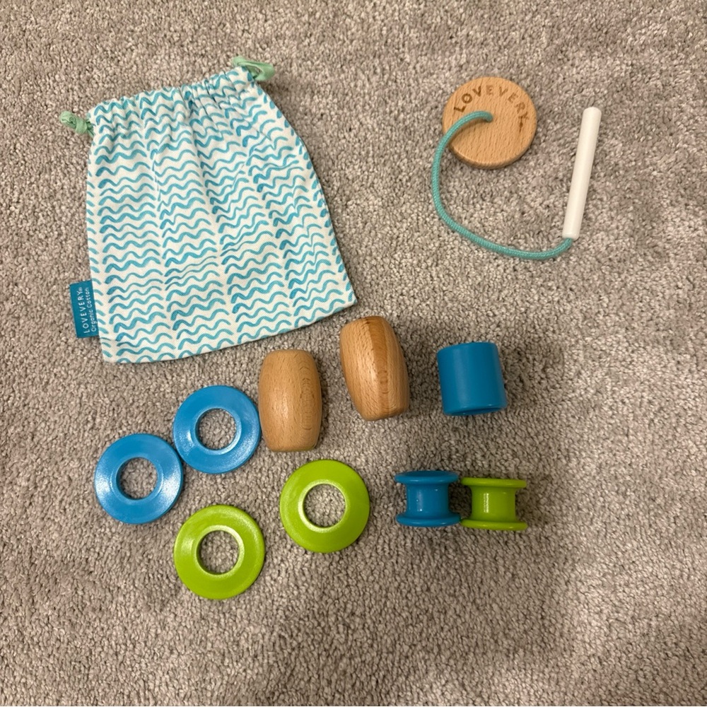 Lovevery lacing beads with organic cotton bag